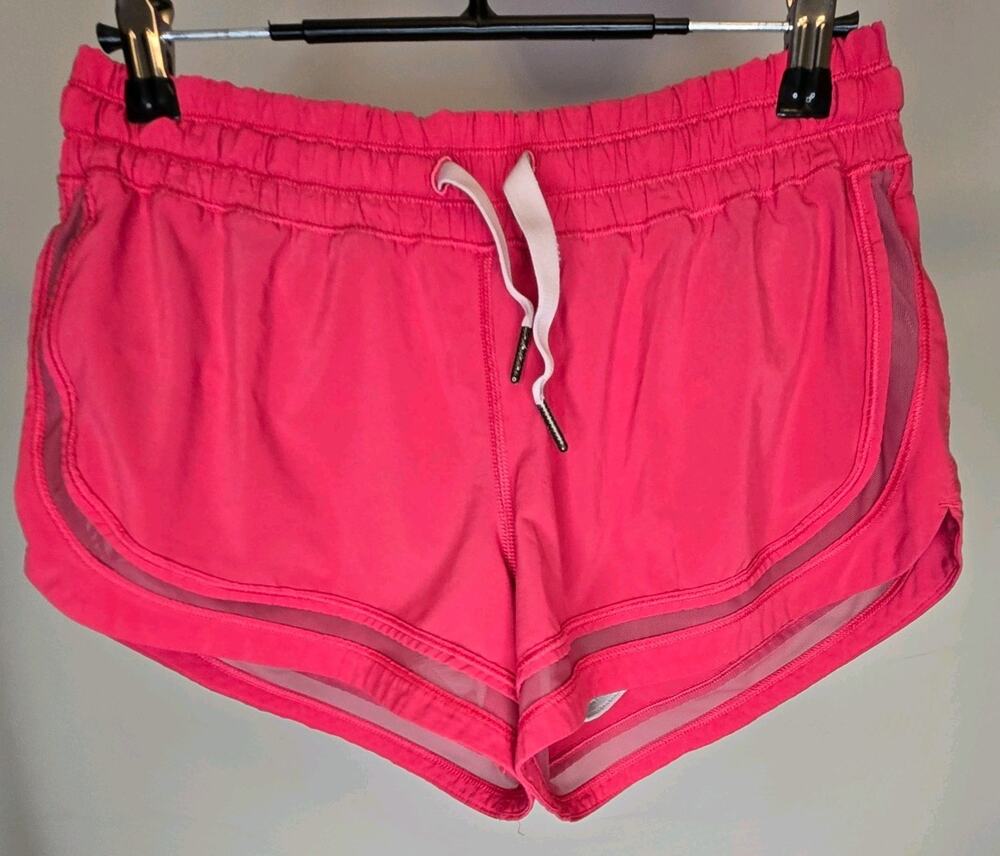 Lululemon Vintage Hot Pink Hotty Hot Lines Shorts, Size 6